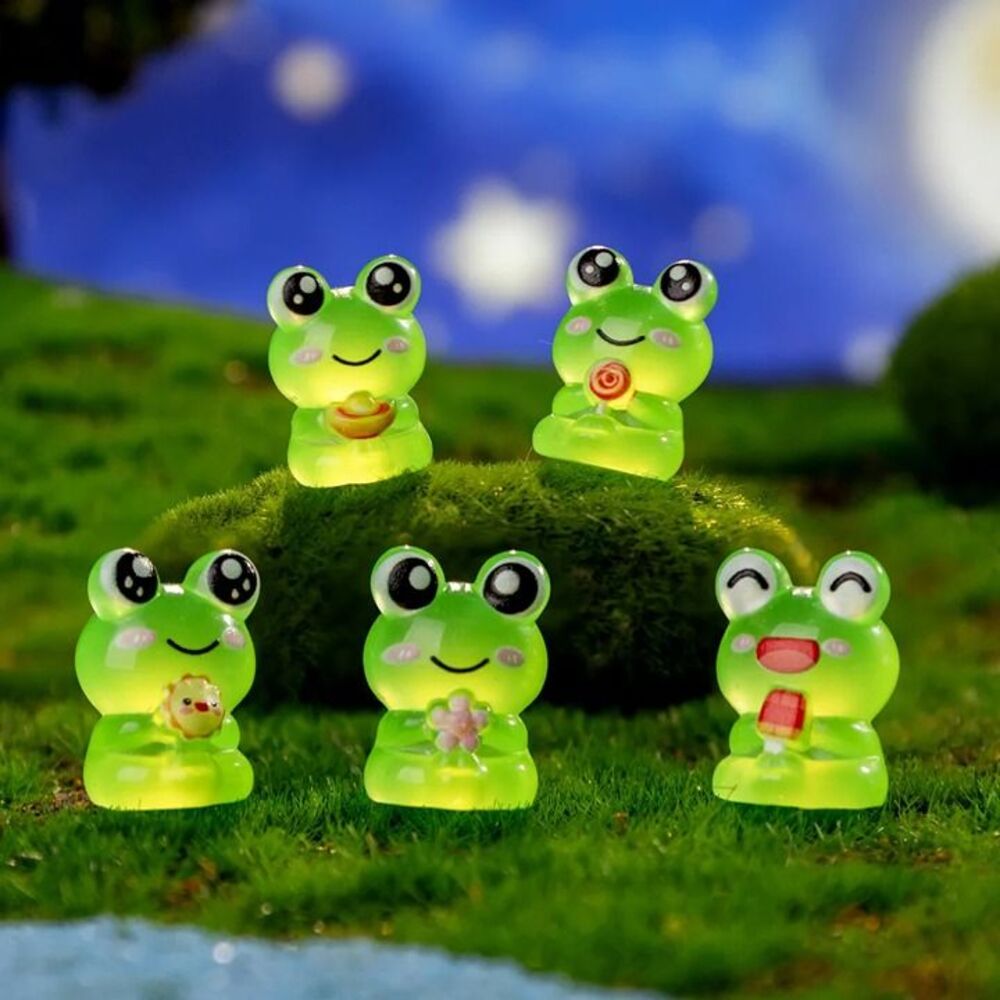 10pcs Kawaii Luminous Smiling Frog Resin Charms 3D Small Animal Pendants
